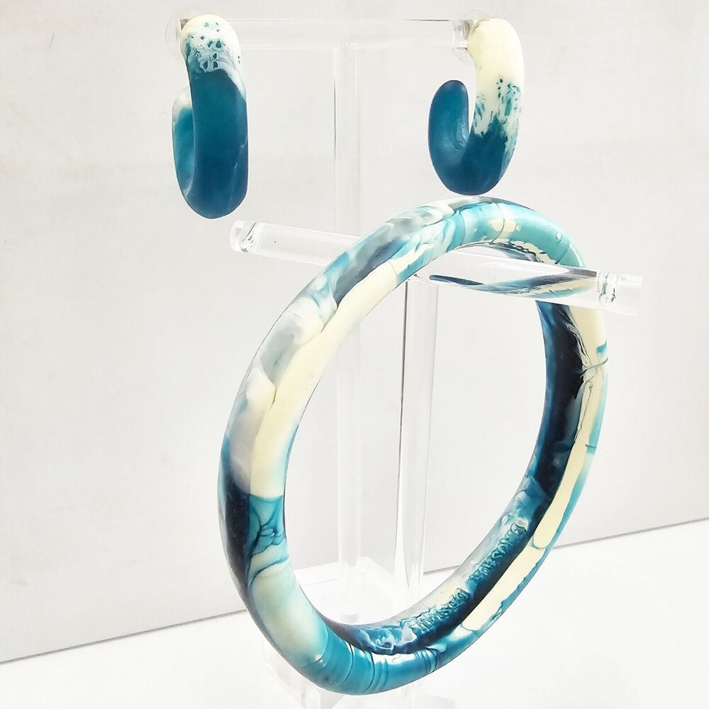 Dinosaur Designs White & Blue Wishbone Bangle And Pebble Hoop Earring Set Lagoon
